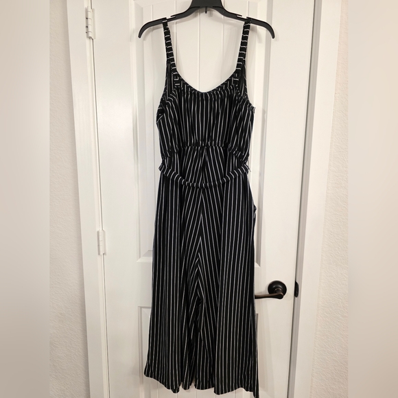 Torrid Super Soft Tie Front Jumpsuit – Size 1 – Black White Stripe - Picture 8 of 9